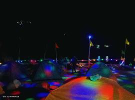 Gil's Riverside Camping, hotel em Dawki