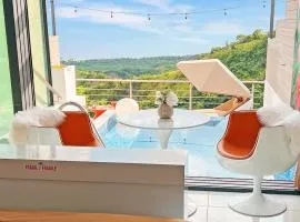 The View Luxe Boutique Hotel