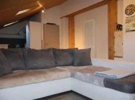 Ampio appartamento con travi a vista - Riviera