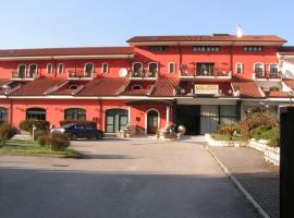 MARCHESINA RESORT srls, hotel v destinaci Teggiano