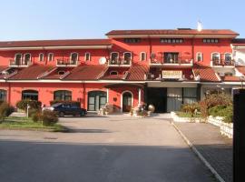 MARCHESINA RESORT srls, viešbutis mieste Teggiano