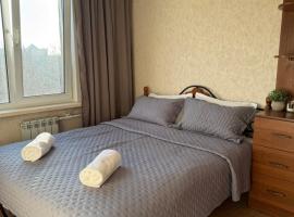 Уютная 2х квартира ул Серикбаева, hotel i Öskemen