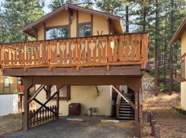 Pine Hill Hideaway, hotel in Stateline