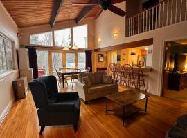 Middle Pines Chalet, hotel i Warren