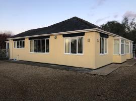 Home Thyme Holding, hotel in Upwell