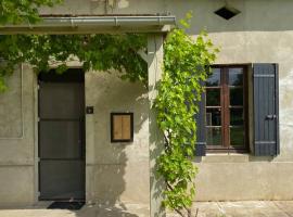 Le Petit Four à Pain - Maison 4 personnes à la Campagne, hotel en Neuvicq-Montguyon