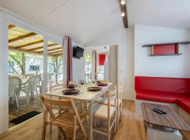 Camping Les Mizottes, Hotel in Saint-Michel-en-lʼHerm