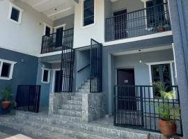 Deroche Apartment, hotel in Karu