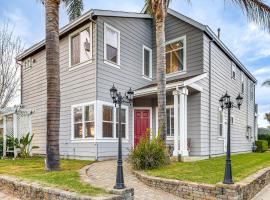 Napa Nearby! Large Home with Hot Tub and Dtwn Access, hotel in Suisun City