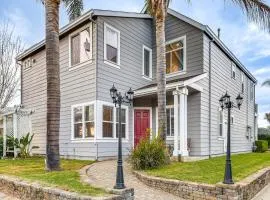 Napa Nearby! Large Home with Hot Tub and Dtwn Access