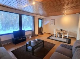 Peaceful 3 bedroom rowhouse, hotel a Sodankylä