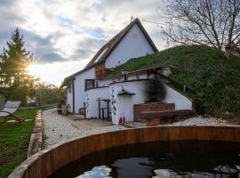 Házikó Balatonalmádi, βίλα σε Balatonalmádi