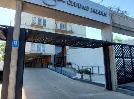 Departamento Amoblado de 2 dormitorios Zona Aeropuerto, hotel in Luque