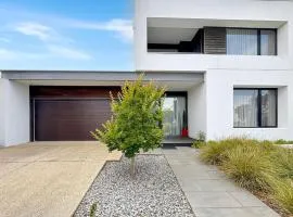 Fyansford 3 Bed Retreat - Modern and Family Friendly