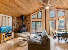 Oglala Little Lodge - For 4, hotel i South Lake Tahoe