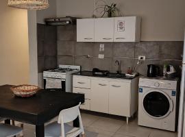 Apart Los Laureles, hotel in Villa Regina