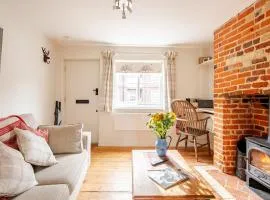 Charming Georgian flint cottage