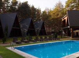 Park Hotel Chalet, hotel with hot tubs in Surami