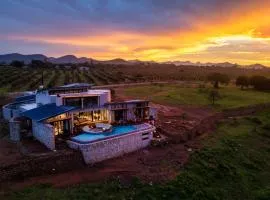 Izakithi River Villa