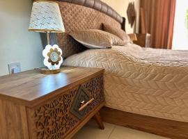 Bab Al Bahr 2 BR Apartment, hotel met parkeren in Ras al-Khaimah