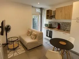 Studio Rénové tout équipé au calme proche des commerces