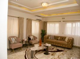4 bedroom semi detached townhouse in Old Ikoyi, Hotel in Lagos