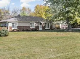 Modern 3-Suite Home on 3 Acres - Pet-Friendly