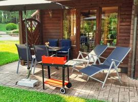 Gemütliches Ferienhaus mit Kamin & Terrasse in Waldrandlage, Hotel in Hasselfelde