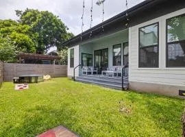 Rainey St Retreat - Cowboy Pool & Urban Chic