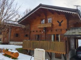 Châlet CARIBOU 74 avec Piscine Chauffée, ξενοδοχείο σε Morillon