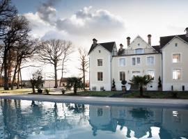 Demeure d'exception à la campagne, 1h15 de Paris, padel & piscine, Hotel in Marolles