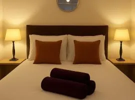 Newly Decorated Bijoux Studio Apartment -City Centre- Sleeps 2