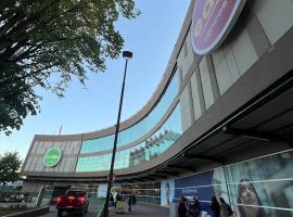 Aloja Hotel - Frente al Mall Portal Osorno, hotel v destinaci Osorno