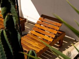 Hostal Pimampiro, guest house in Puerto Baquerizo Moreno