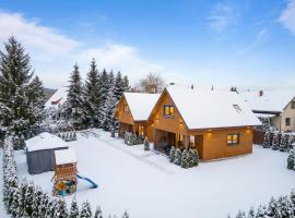 Dream Home Prywatny Domek z Ogrodem 600m2 WiFi 600MB EV PlayStation Kominek, villa in Polanica-Zdrój