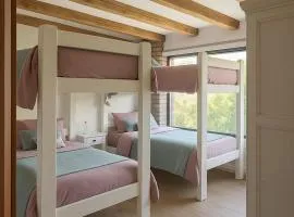 Beachfront house for 20 people