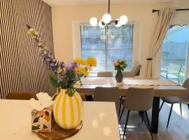Modern and Cozy 3BR Retreat Perfect for Families or Big Group
