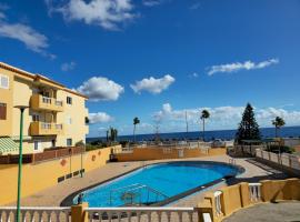 Paradise Caletillas BeachFront Duplex with Pool & Parking, hotel v mestu Candelaria