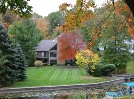 Marti's Place on the Lakes