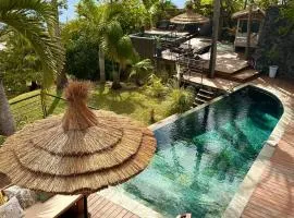 VILLA SAMAE - Vue Océan, Piscine, Jacuzzi & Charme Tropical à La Réunion