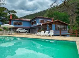 Teresopolis casa ampla em clube com piscina