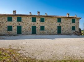 2 Bedroom Amazing Apartment In Loiano, hotel i Monghidoro