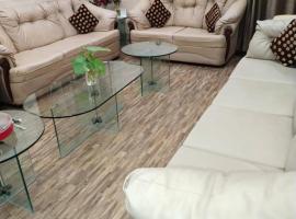 Paradise Living，位于费萨拉巴德的酒店