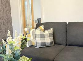 Wigan 2-Bedroom Modern house - Cozy & Relaxing Stay, hotel in Bickershaw