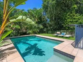 Large Family Pool Home in Taringa 6km to CBD Pets