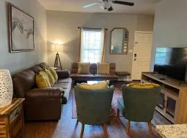 2BR Townhome in Valdosta Private Convenient Spacious