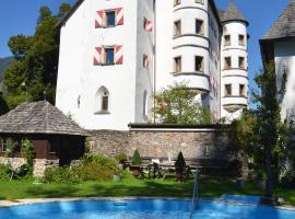 Schloss Münichau, hotel na may pool sa Reith bei Kitzbühel