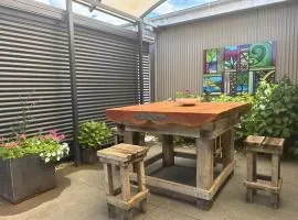 A Rural Retreat, Cabin with Private Bathroom No 2