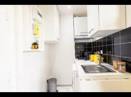 Petit soleil, hôtel à Romainville