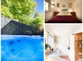 - Kiwi Batch - Easy Walk To Town - Hot Tub -